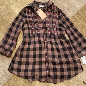 ~Magazine~ Brown Checkered Floral Embroidered Button Down Shirt